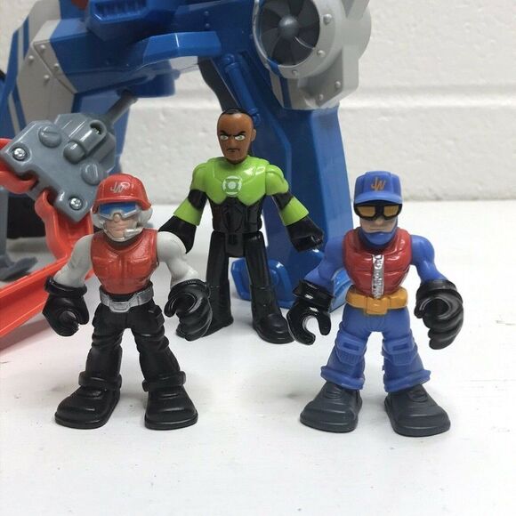 Playskool HeroesToys Jurassic World Dino Tracker Helicopter and Action Figures - Picture 3 of 12